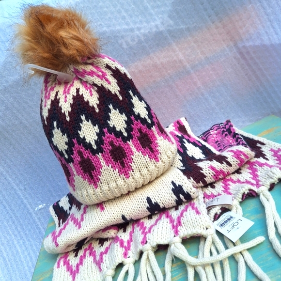 Scarf Hat Set Puff Ball Faux Fur Fringe Tassels Zig Zag Print Pink Knit Long NWT - Picture 9 of 16